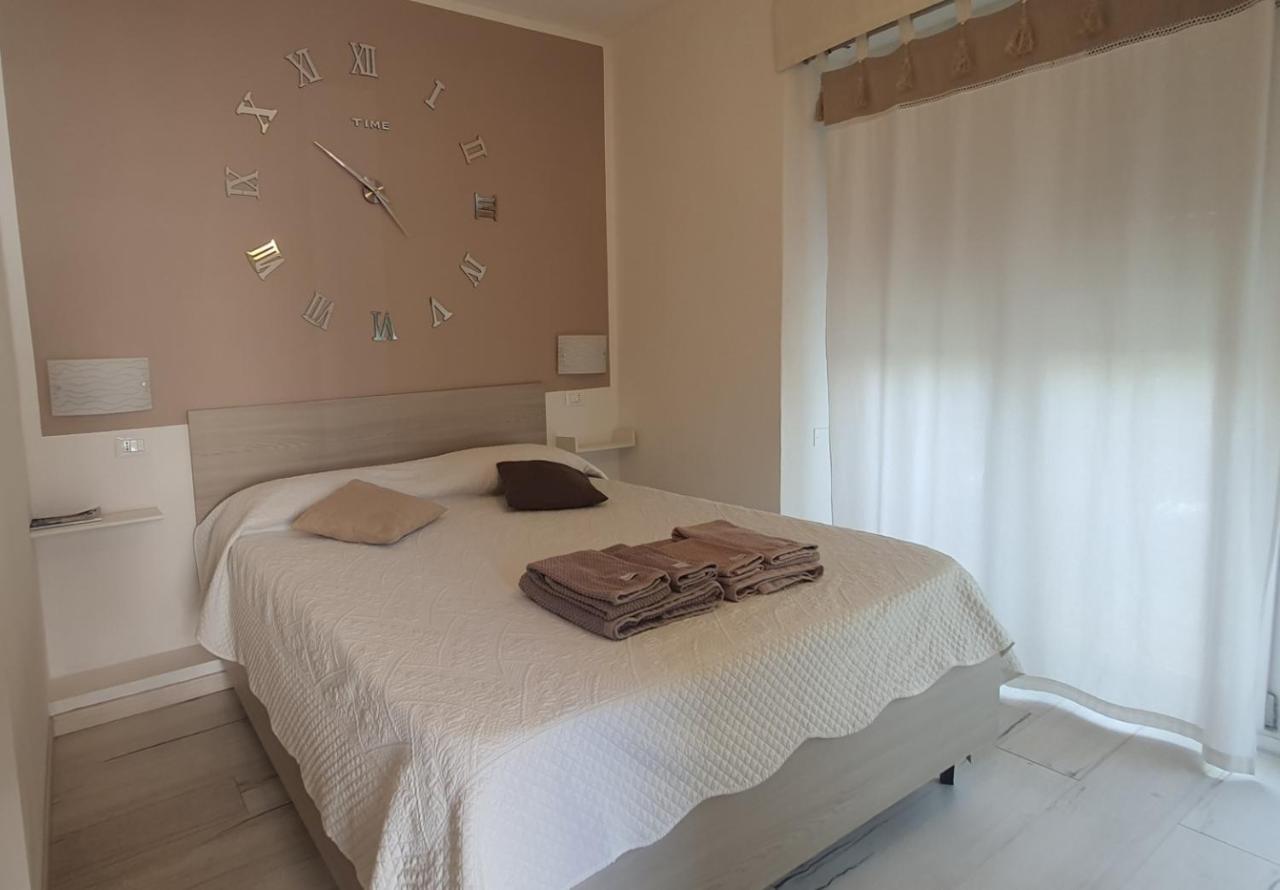 Le Di Sabrina Con Bagno In Gasthuis Sarzana