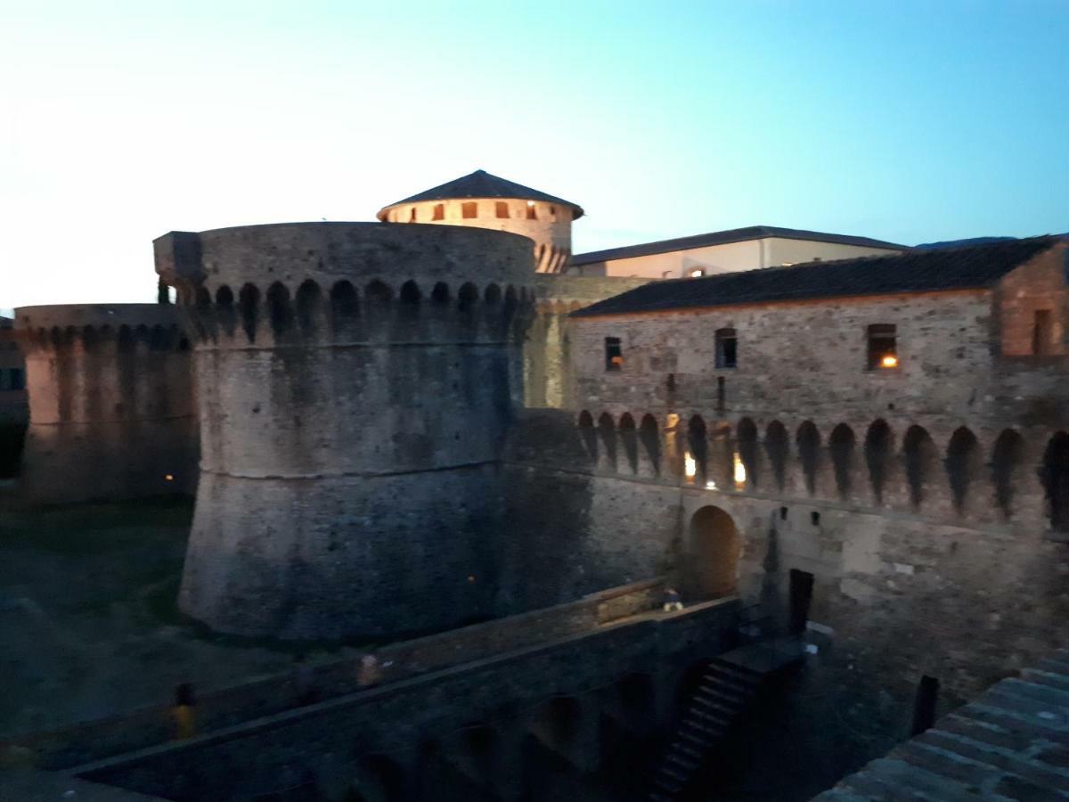 Le Di Sabrina Con Bagno In Gasthuis Sarzana