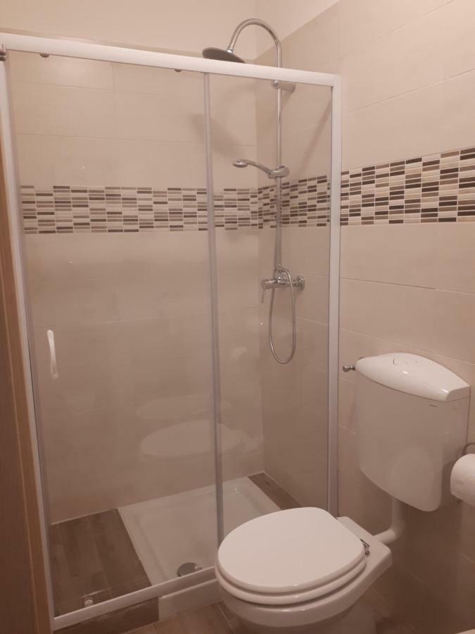 Le Di Sabrina Con Bagno In 3* Sarzana