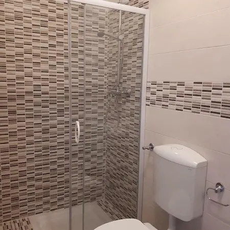 Le camere di Sabrina con bagno in camera Sarzana Esterno foto